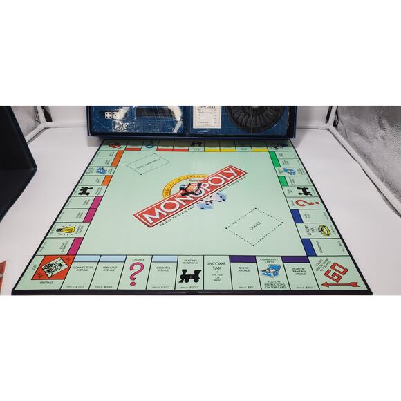 VTG Monopoly Deluxe Edition 1995 with Pewter Tokens (Rare) PRE-OWNED & COMPLETE - Picture 2 of 11